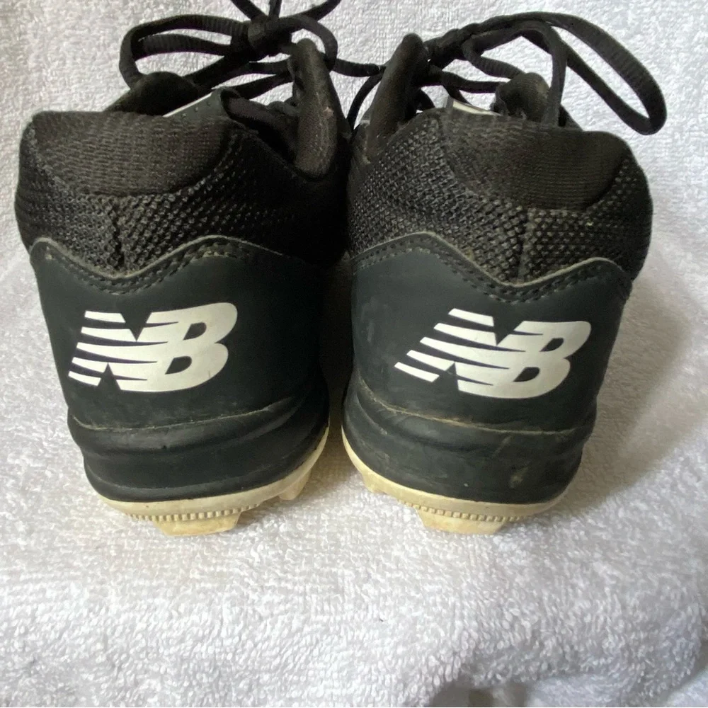New Balance Cleats Shoes Boys Size 6 Black Lace Up Sneakers - Picture 9 of 10